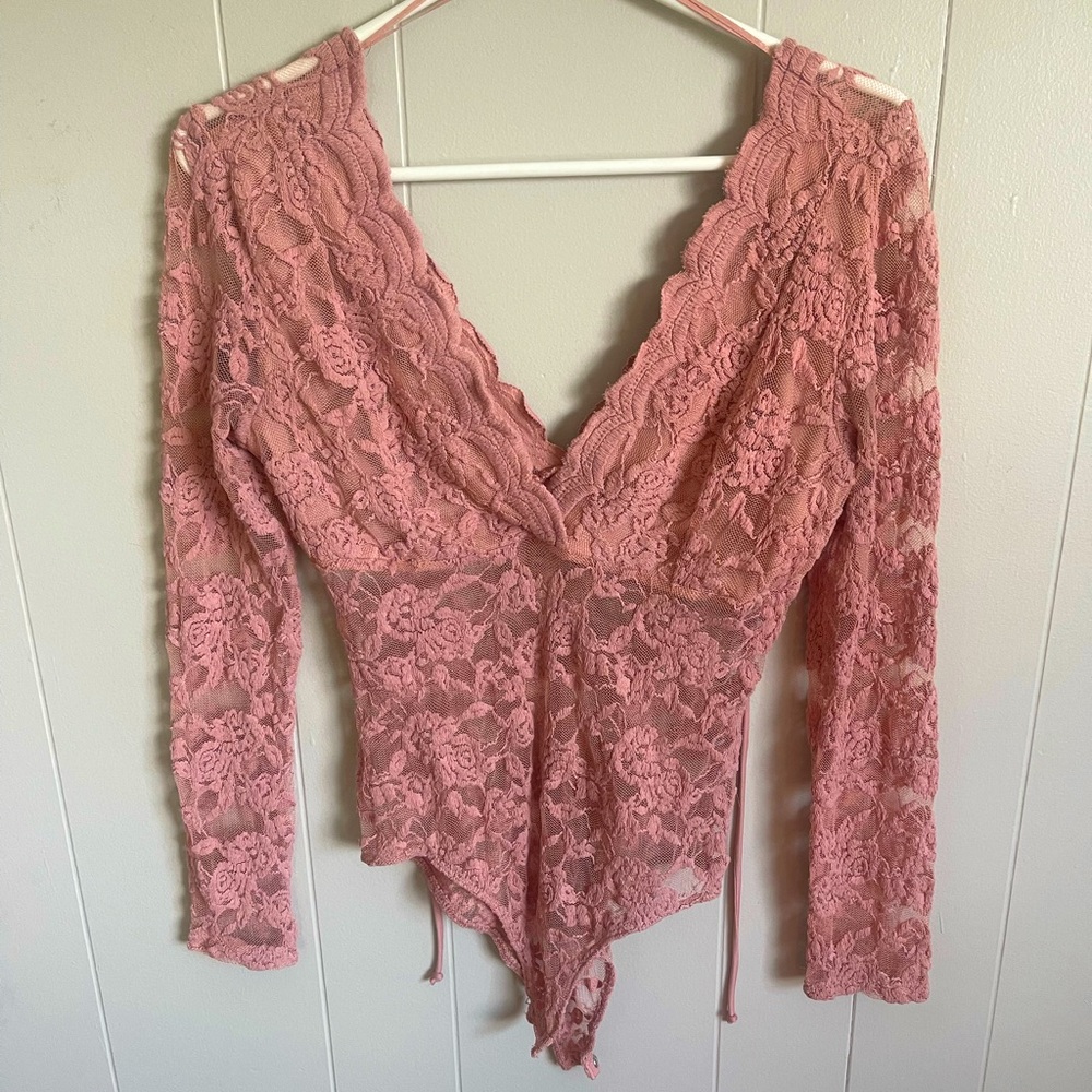 ⭐️AMBIANCE⭐️ Lace body suit